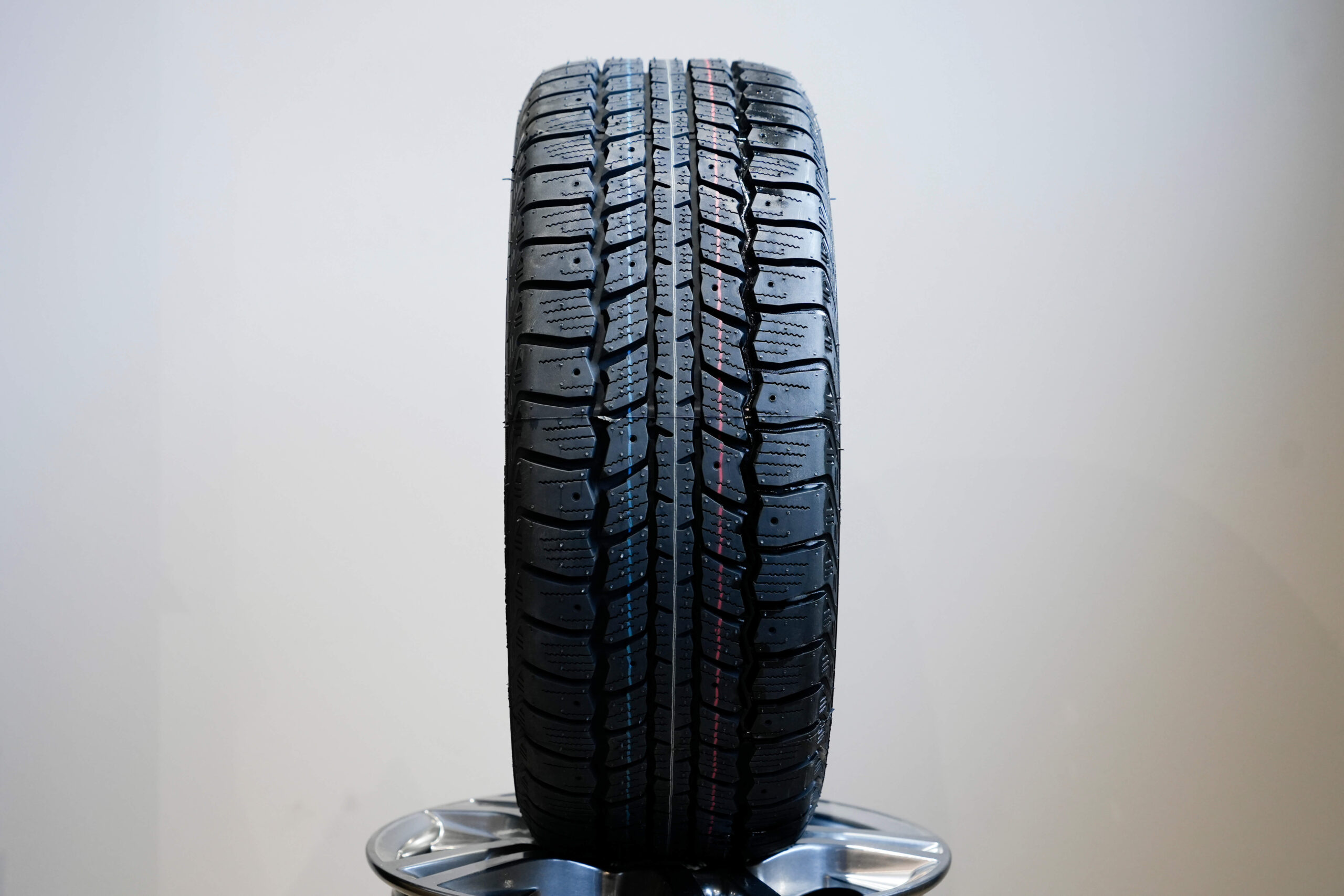 Kitkarengas 195/50 R13C M+S - Image 2
