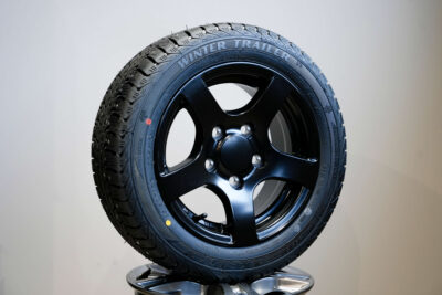 Nastarengas 195/50 R13C m+s (musta) (alu)