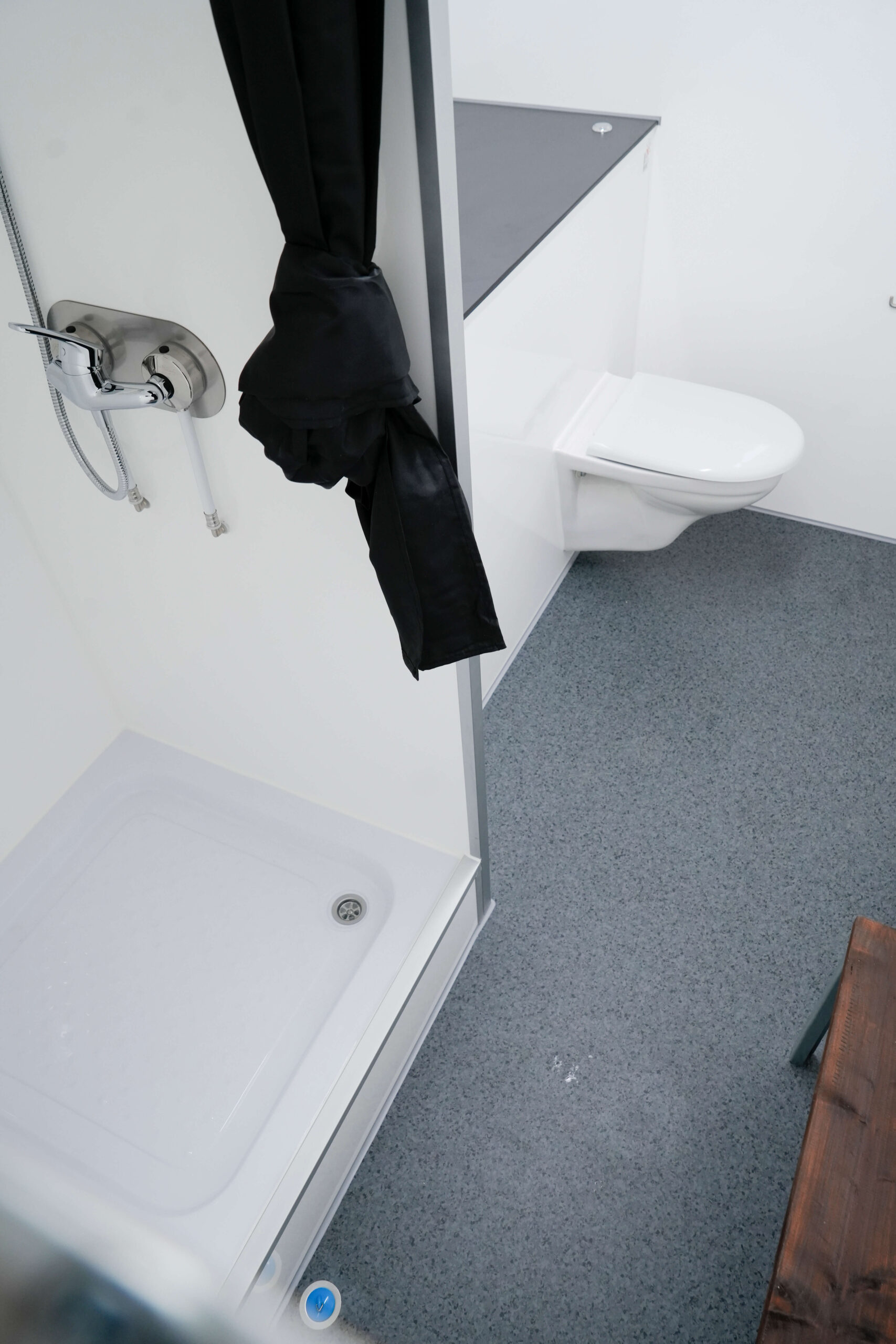 Alro siirrettävä suihkullinen WC (S218) - Image 5