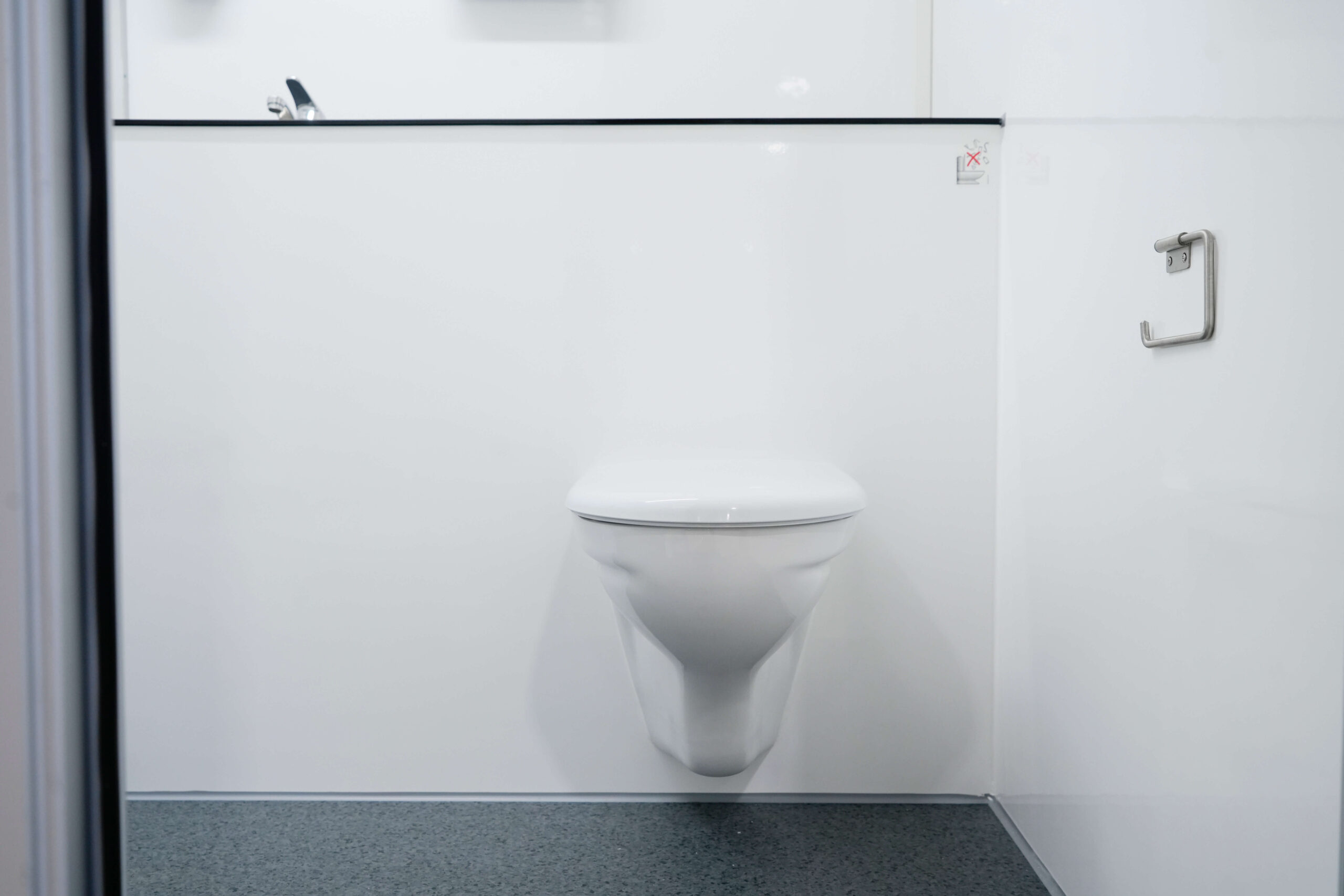 Alro siirrettävä suihkullinen WC (S218) - Image 13