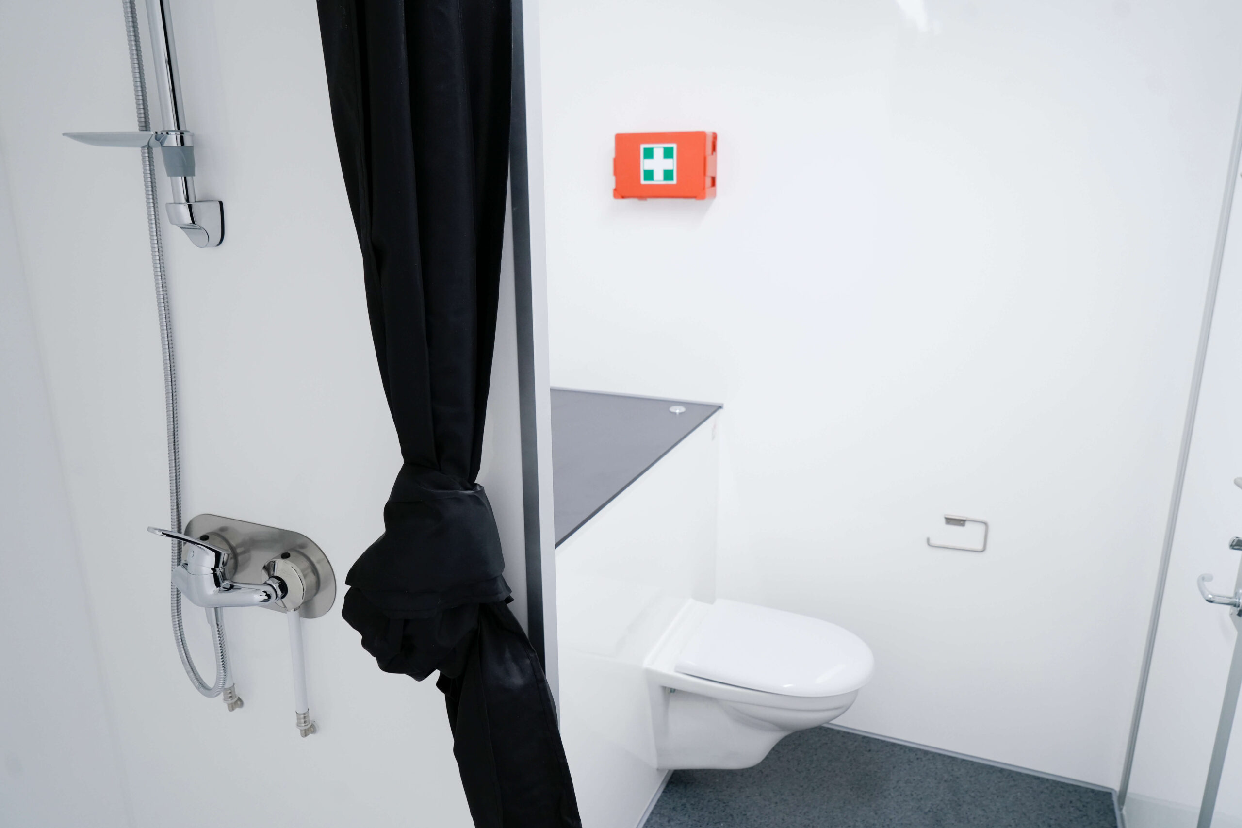 Alro siirrettävä suihkullinen WC (S218) - Image 21