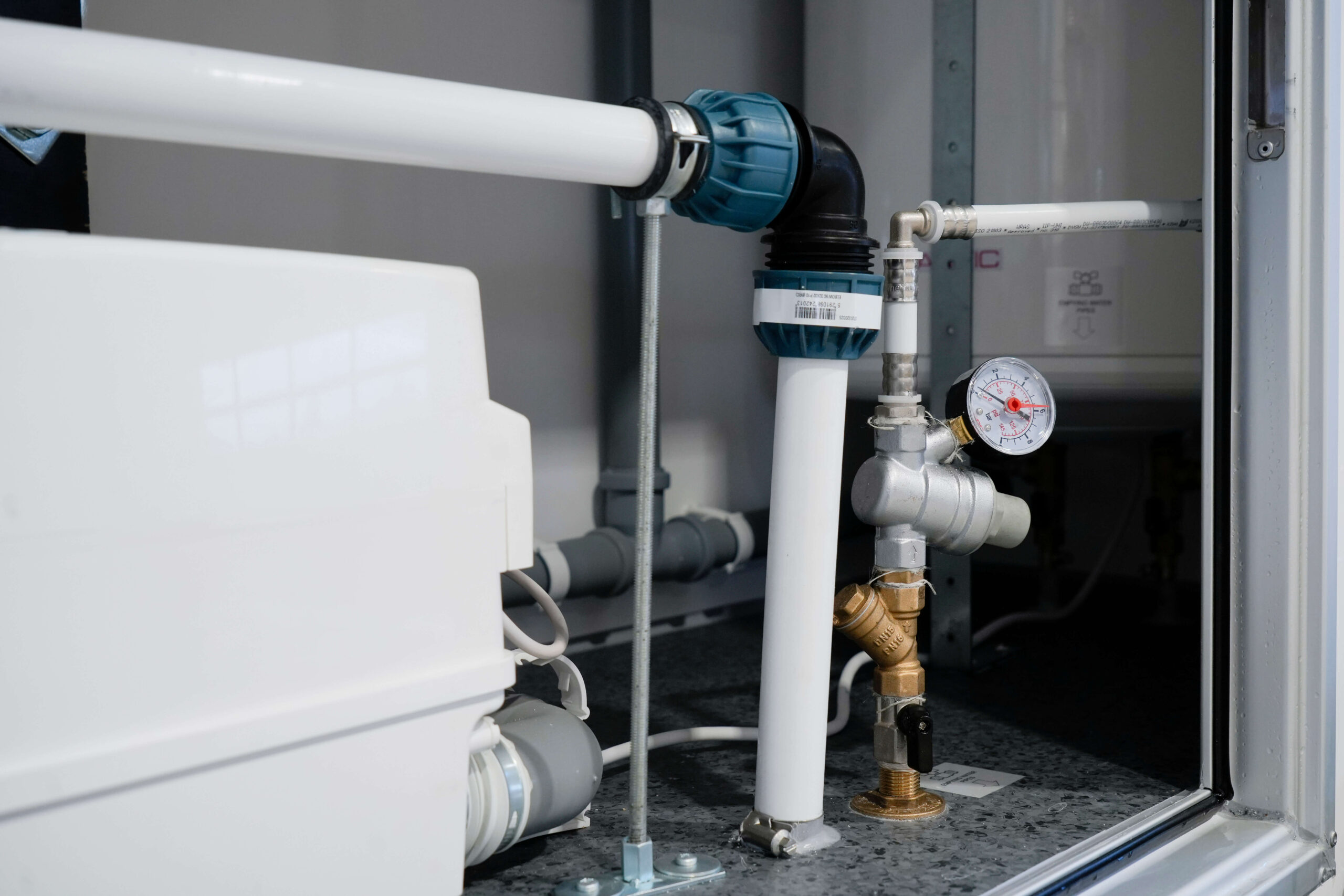 Alro siirrettävä suihkullinen WC (S218) - Image 8