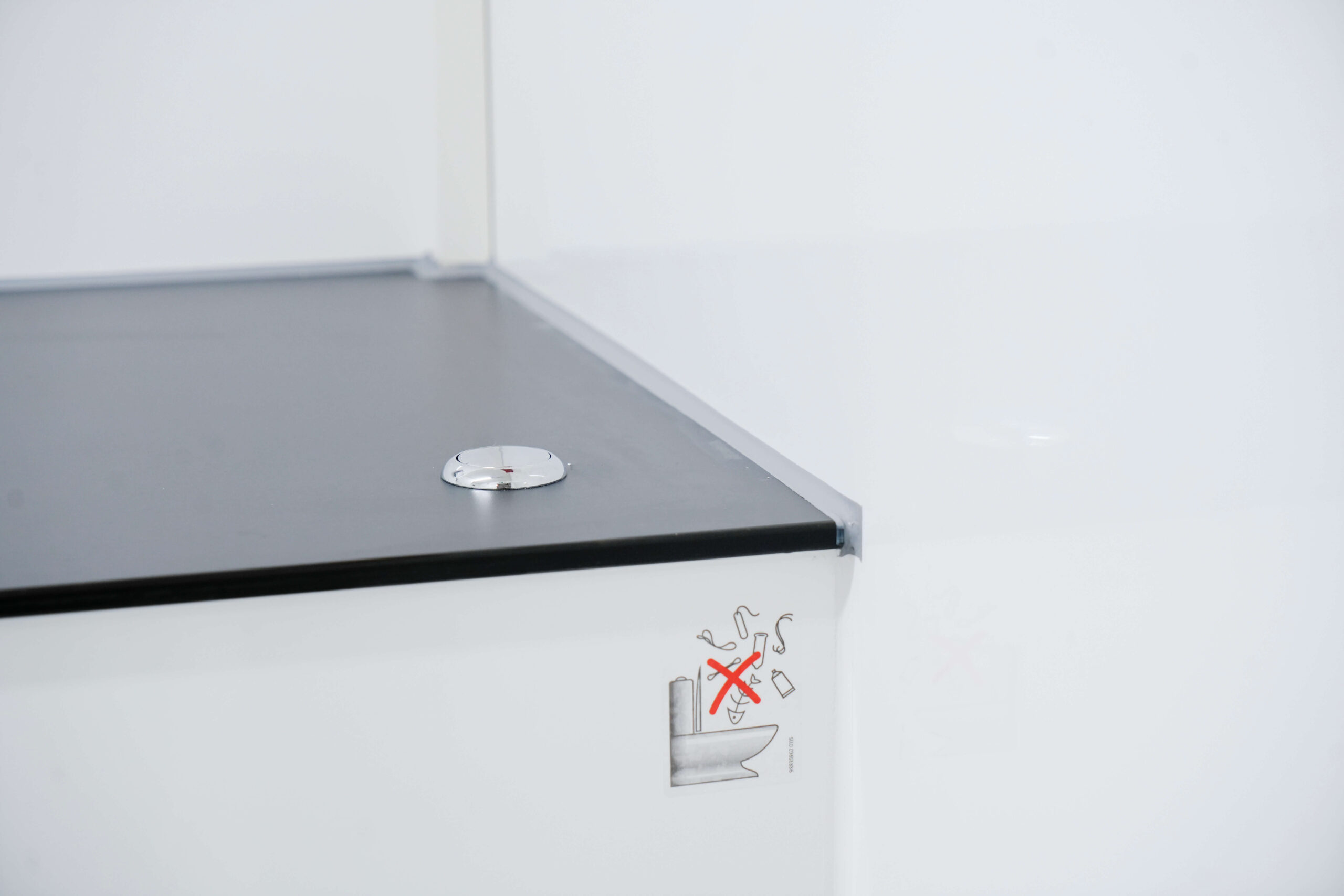 Alro siirrettävä suihkullinen WC (S218) - Image 15