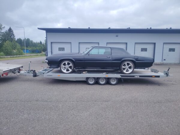 MARTZ GT Kippbar ALU 3500kg (580 x 209 cm) autotraileri hydraulisella käsikipillä.