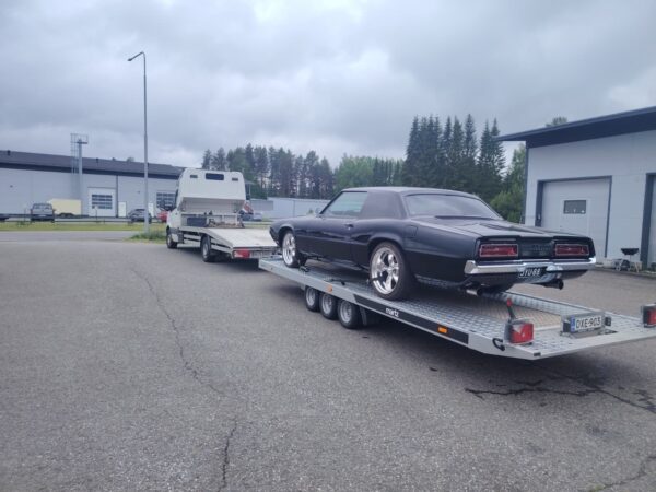 MARTZ GT Kippbar ALU 3500kg (580 x 209 cm) autotraileri hydraulisella käsikipillä.
