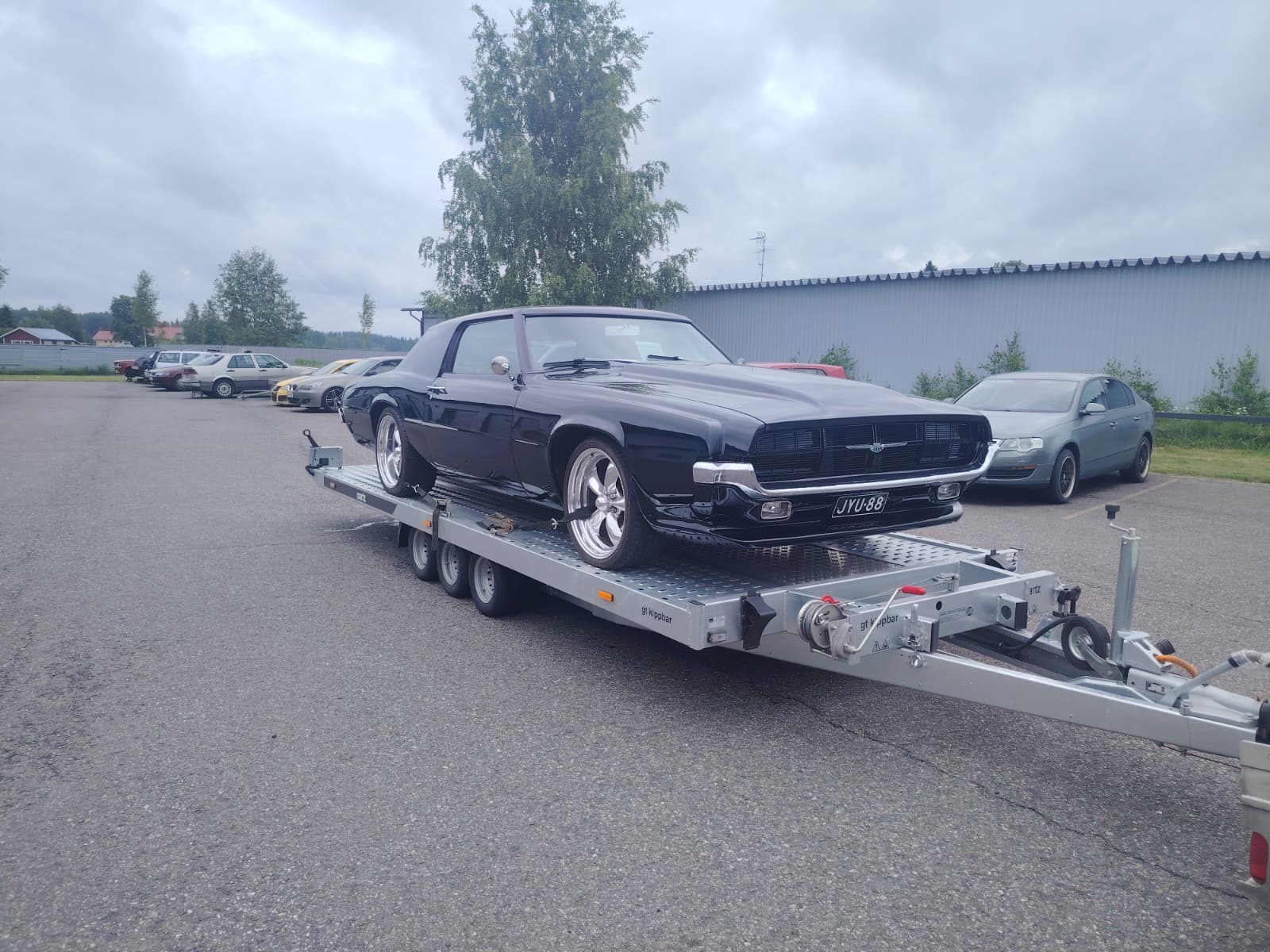 MARTZ GT Kippbar ALU 3500kg (580 x 209 cm) autotraileri hydraulisella käsikipillä.