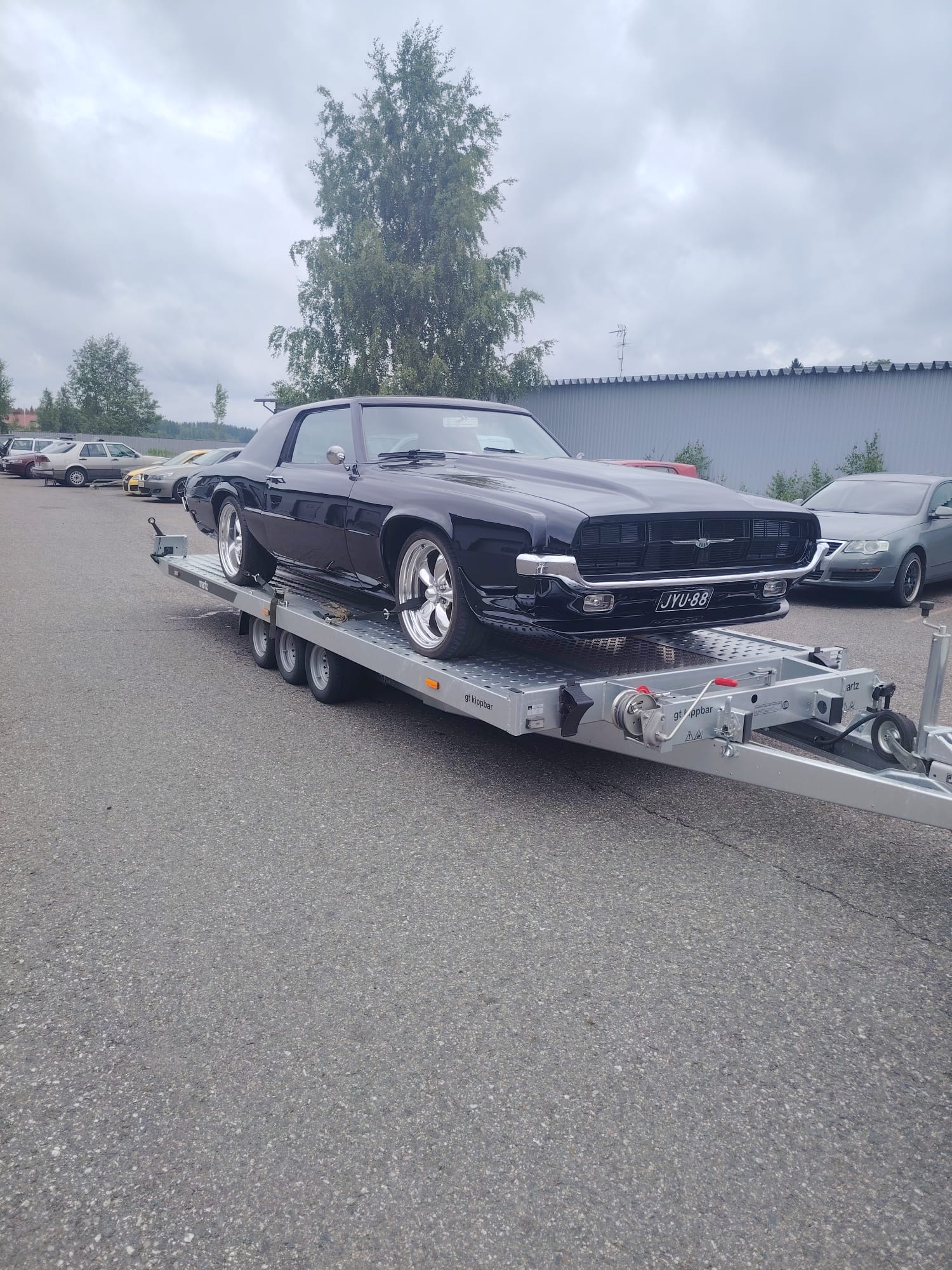 MARTZ GT Kippbar ALU 3500kg (580 x 209 cm) autotraileri hydraulisella käsikipillä.