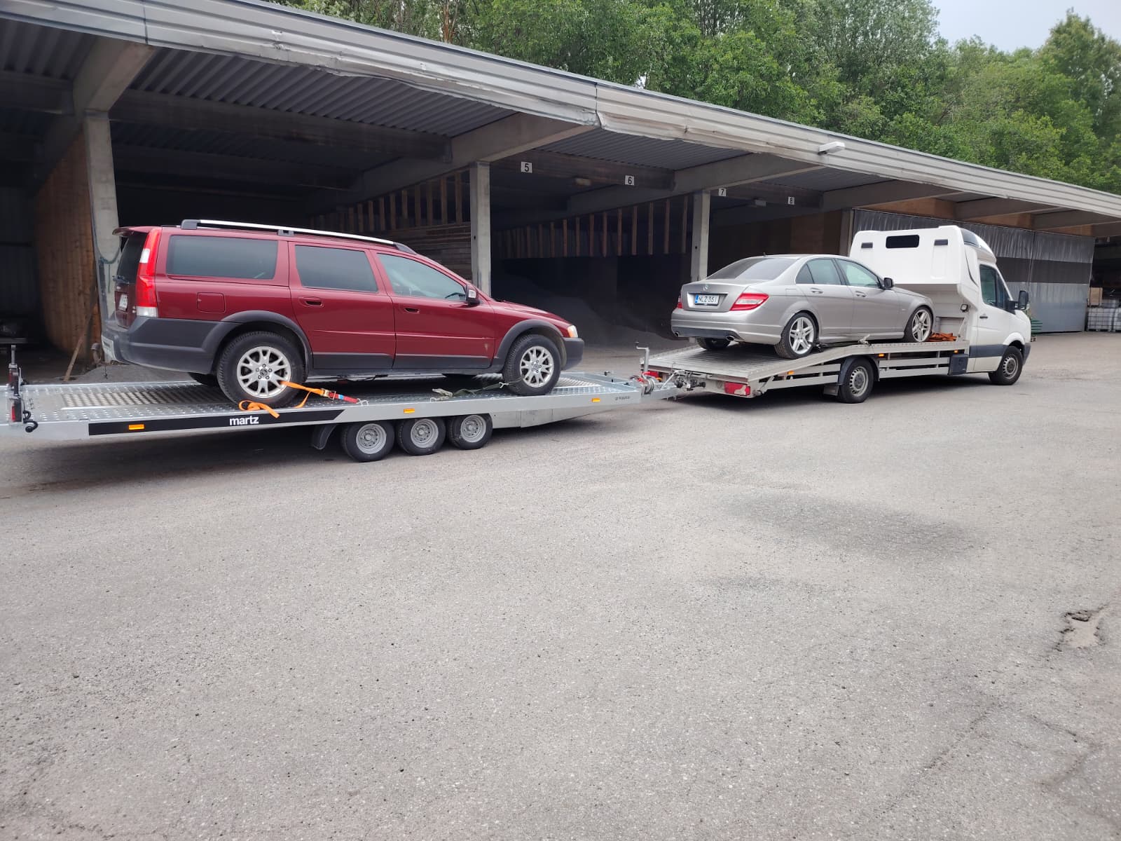 MARTZ GT Kippbar ALU 3500kg (580 x 209 cm) autotraileri hydraulisella käsikipillä.